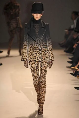 Look 10